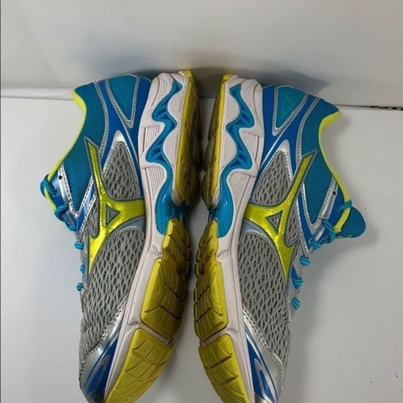Mizuno women size 10.5 “SEXY”running shoe - Picture 7 of 16